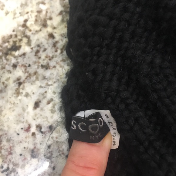 SCOOP NYC knit poncho 🎊HP🎊 - Picture 4 of 6